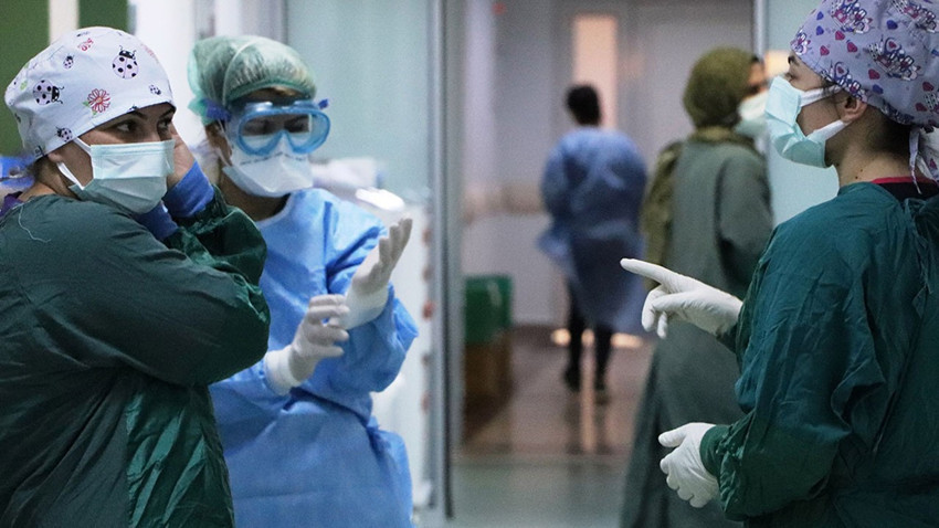 Sağlıkçıların toplam vaka sayısı içindeki oranı, aşıdan sonra 4 kat azaldı