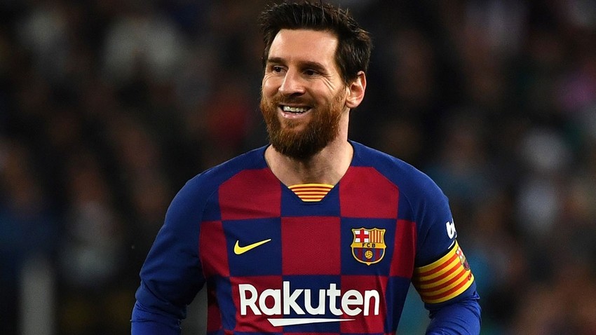 Babası Jorge, Messi'nin Paris Saint Germain'e transferini resmen açıkladı