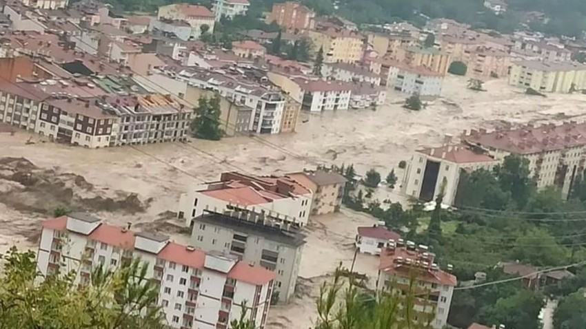 Sel felaketi! Bartın, Sinop ve Kastamonu dehşeti yaşadı!