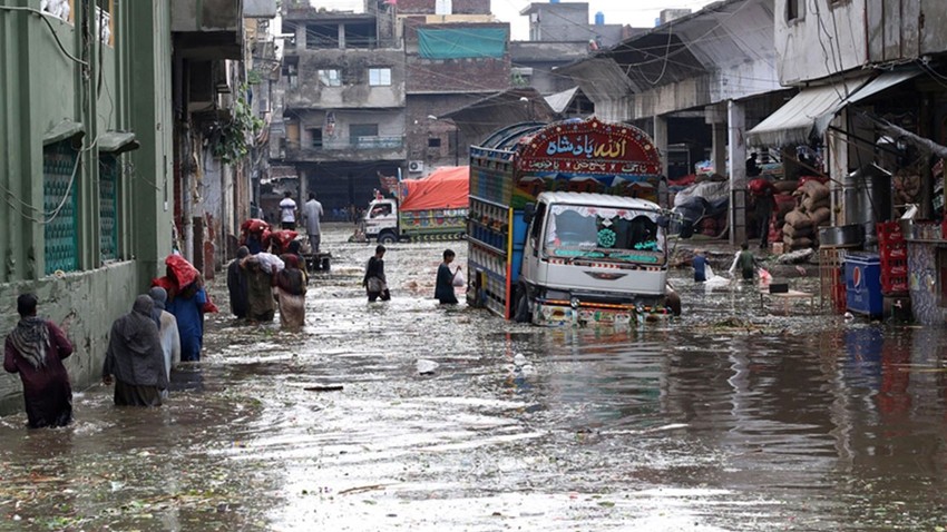 Pakistan'da aşırı yağışların yol açtığı afet ve kazalarda ölenlerin sayısı 18'e yükseldi