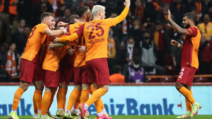Rakiplerinin puan kaybettiği haftada Galatasaray hata yapmadı