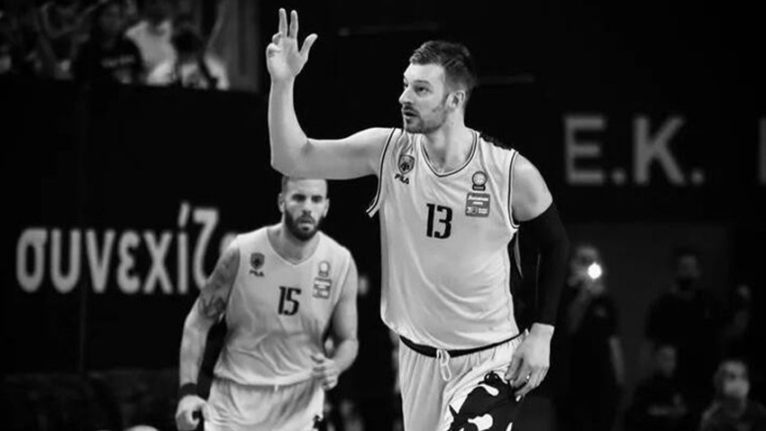 Ünlü basketbolcu hayatını kaybetti!