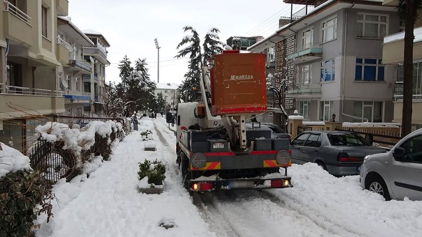 Isparta Valiliği'nden kentte yaşanan elelektrik ısınma ve internet sıkıntılarıyla ilgili açıklama