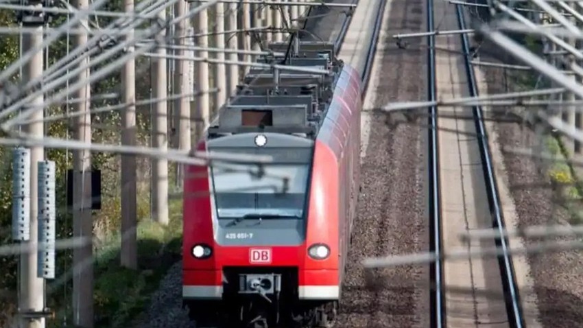 Almanya'da korkunç kaza: 3 ölü, 60 yaralı