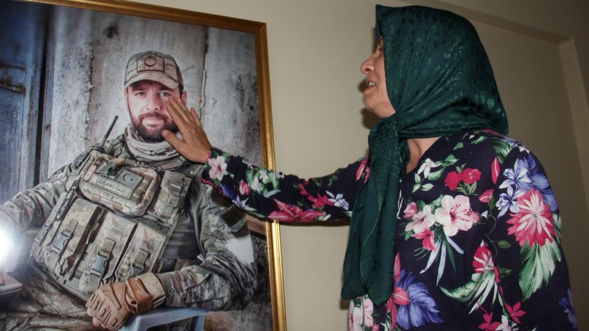 Şehit annesi oğlunun vasiyetini yerine getirmek üzere 6 çocuğun koruyucusu oldu!