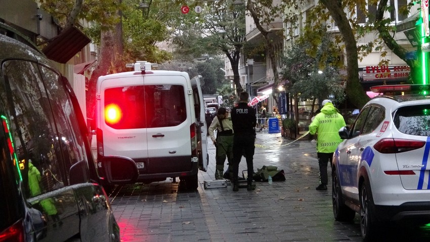 Taksim'de şüpheli çanta alarmı! Ekipler harekete geçti: Bomba imha uzmanı sevk edildi