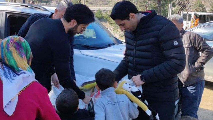 Depremzedelere moral veren iş insanı Uğurcan Kapıdağ hayvanları da unutmadı