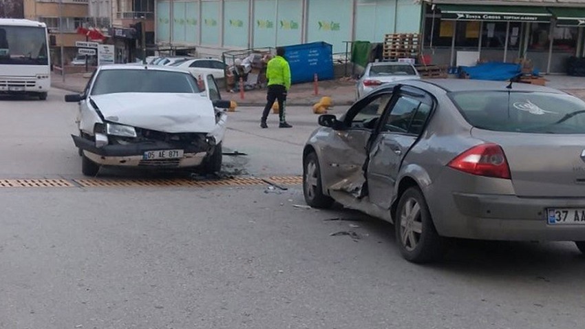 Kastamonu'da otomobil kazası: 2 yaralı var!