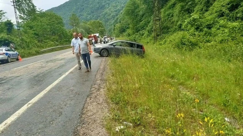 Karabük’te otomobiller çarpıştı: Sürücüler yaralandı