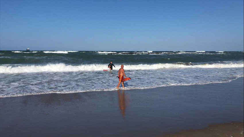 Karasu'da dalgalara kapılan çocuktan haber alınamıyor!