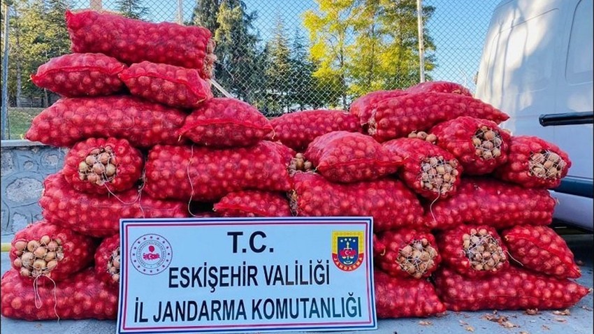 Bu da oldu! Soğanları çaldılar: 50 bin liralık soğan ele geçirildi