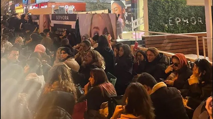 Bağdat Caddesi'nde 10 bin TL nöbeti: 2 gün önceden kamp kurdular