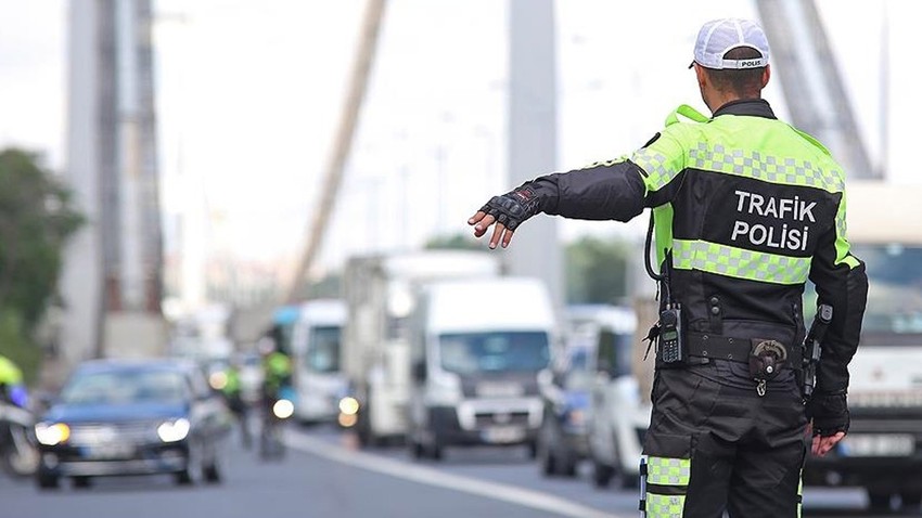 Antalya'da trafik kurallarına uymayan sürücülere ceza yağdı