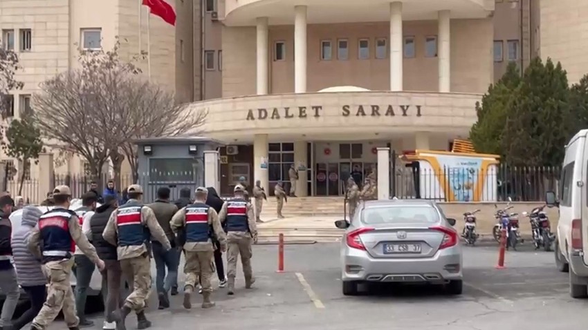 Torbacılara yönelik şafak operasyonunda 49 kişi gözaltına alındı!