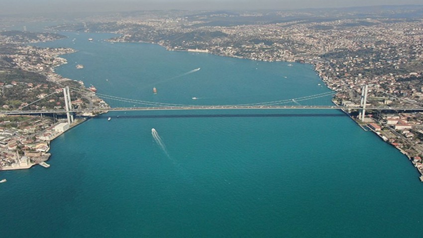 Bu hafta İstanbul'da sağ gösterip sol vuracak. Çarşamba başka, cuma bambaşka. Gözler 15 Mayıs'a çevrildi, herkes onu bekliyor