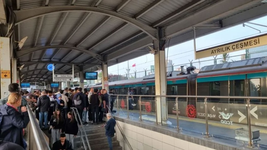 Marmaray'da intihar! Genç kadın kendini raylara bıraktı, seferler durduruldu