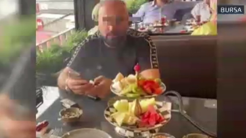 Yaşlı köylülerin ev ve arazilerine çöktüler