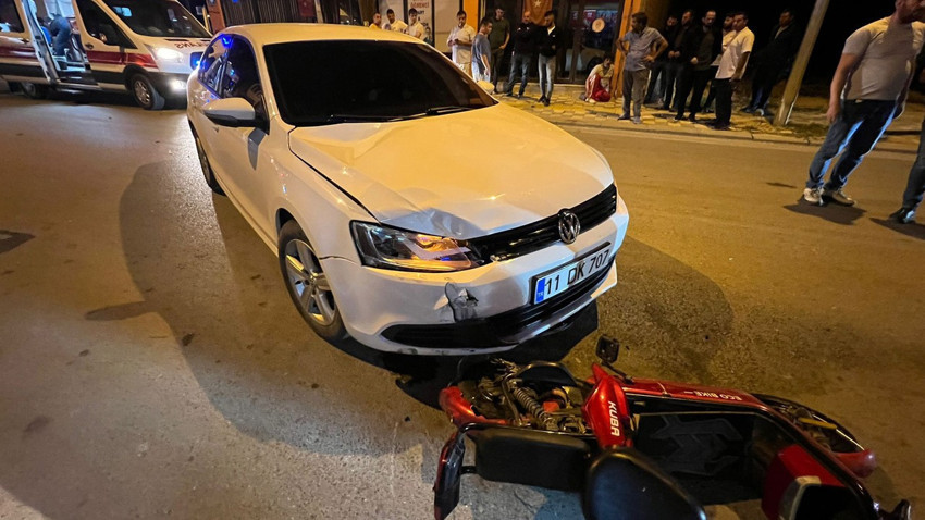 Bilecik'te otomobil ve motosiklet çarpıştı: Yaralılar var