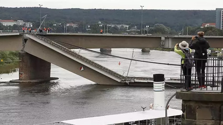 100 metre uzunluğunda köprü çöktü! Sıcak su boruları zarar gördü!