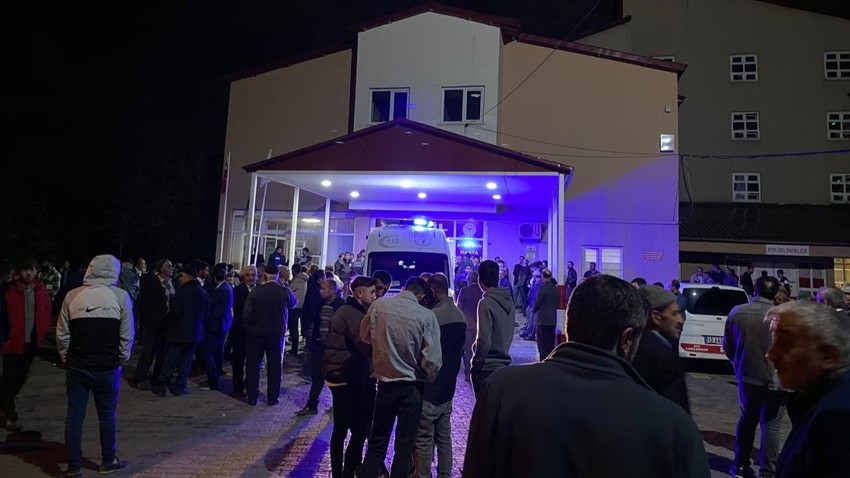 Bitlis'te mezraya yıldırım düştü: Çok sayıda yaralı var