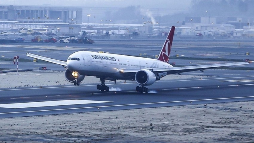 İstanbul'da kuvvetli lodos! Uçaklar iniş yapamadı, yakıt kritiğine girdi!