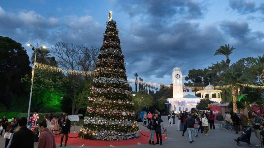Bu yıl ilki gerçekleşiyor! İzmir'de yeni yıl festivali rengarenk görüntülerle başladı
