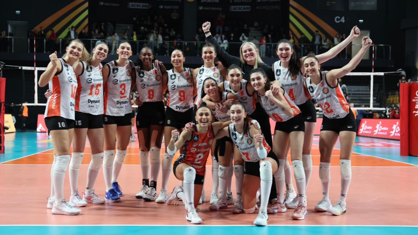 Eczacıbaşı deplasmanda VakıfBank’ı rahat geçti