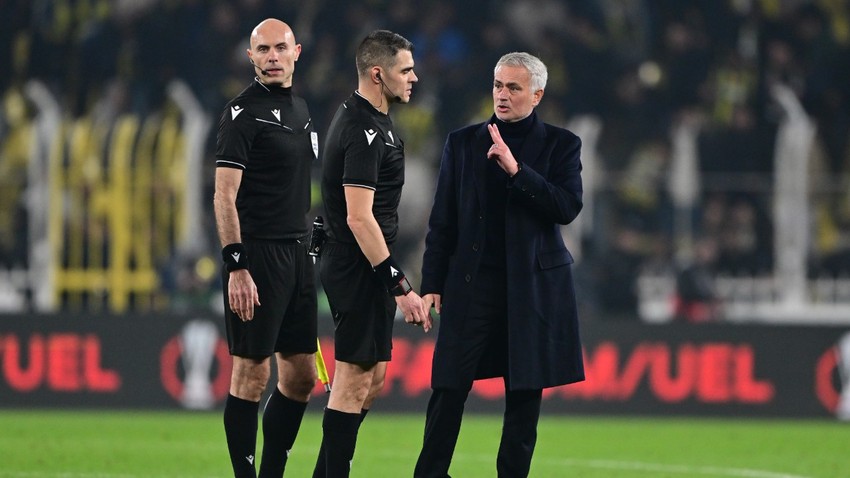 Jose Mourinho’dan flaş VAR tepkisi! “VAR onu uyarmadı”