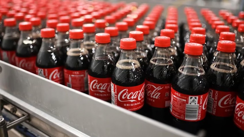 Coca-Cola’da kırmızı alarm! Tüm içeceklerini toplatıyor