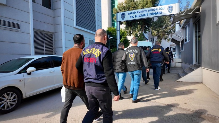 Mersin'de "sazan sarmalı" yöntemiyle dolandırıcılık yapan 7 zanlı tutuklandı