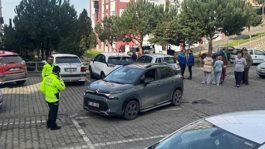 Zonguldak'ta akıl almaz kaza: Kadın sürücü aracıyla kocasını ezdi!