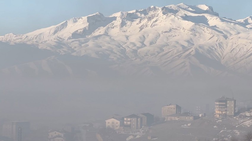 Hakkari'de sabah saatlerinde etkili oldu. Görüş mesafesi 10 metreye kadar düştü