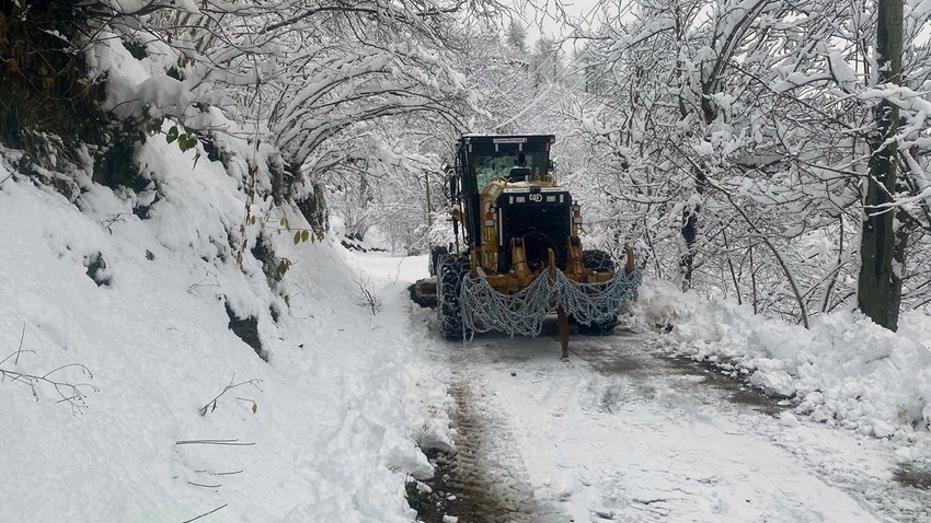 Karadeniz'de 1028 köy yolu kar yağışı nedeniyle ulaşıma kapandı!