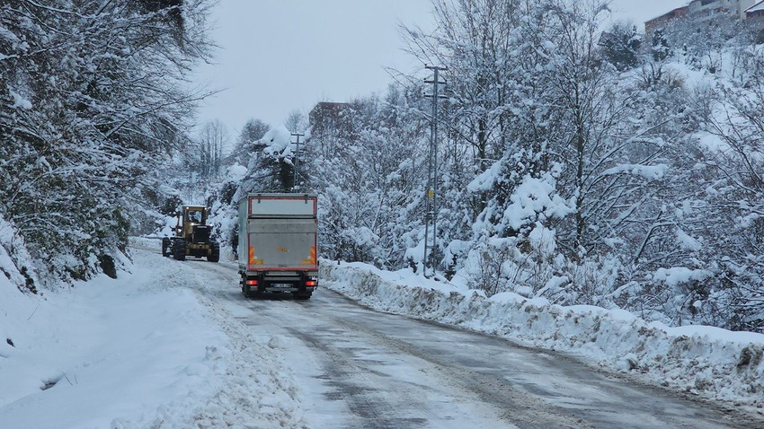 Zonguldak’ta 67 köy yolu ulaşıma kapandı: Taşımalı eğitime 1 gün ara verildi!