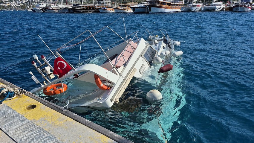 Bodrum'da etkili olan fırtınada 15 metrelik tekne battı!