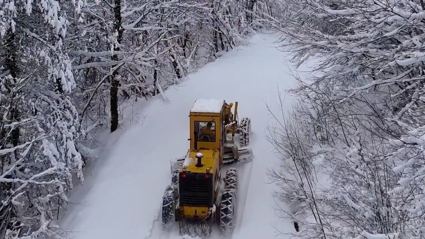 Kastamonu'da kar yağışı hayatı felç etti. 335 köy yolu ulaşıma kapandı