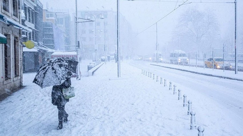 AKOM saat verdi: İstanbul’da 7 ilçe için sarı kodlu kar alarmı!