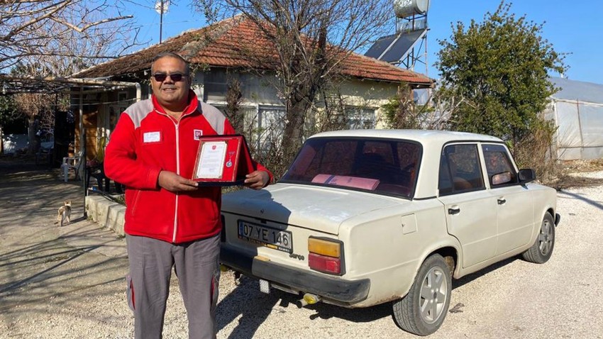 Asgari ücretle çalışan yardımsever evlenmek için biriktirdiği parayı TSK'ya bağışladı!