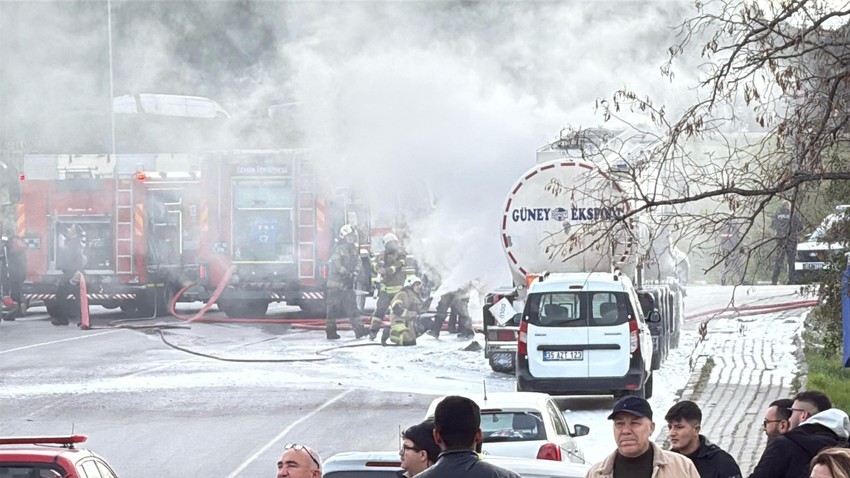 İzmir'de korku dolu anlar! Bitkisel yağ yüklü tanker alev aldı