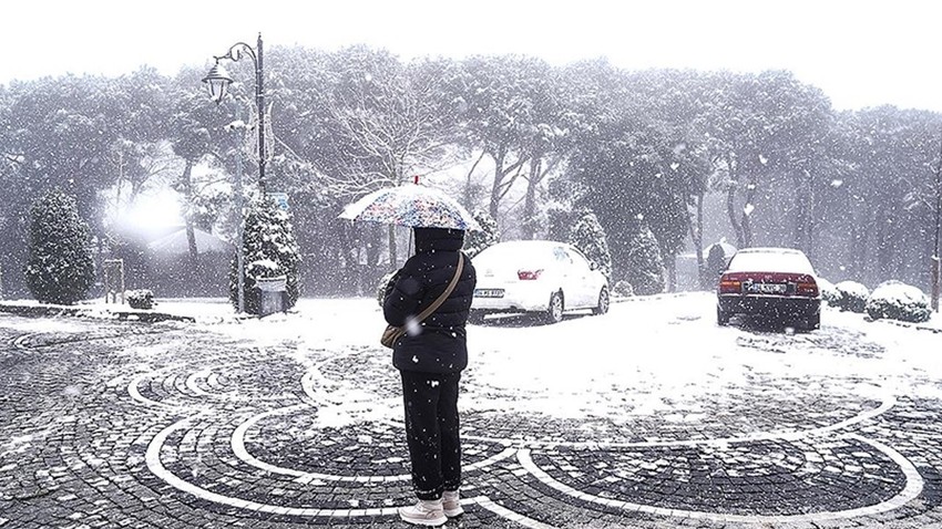 Sıcaklıklar 12 derece düşüyor, kar İstanbul'a geri dönüyor! Tarih verildi, peş peşe uyarı yapıldı