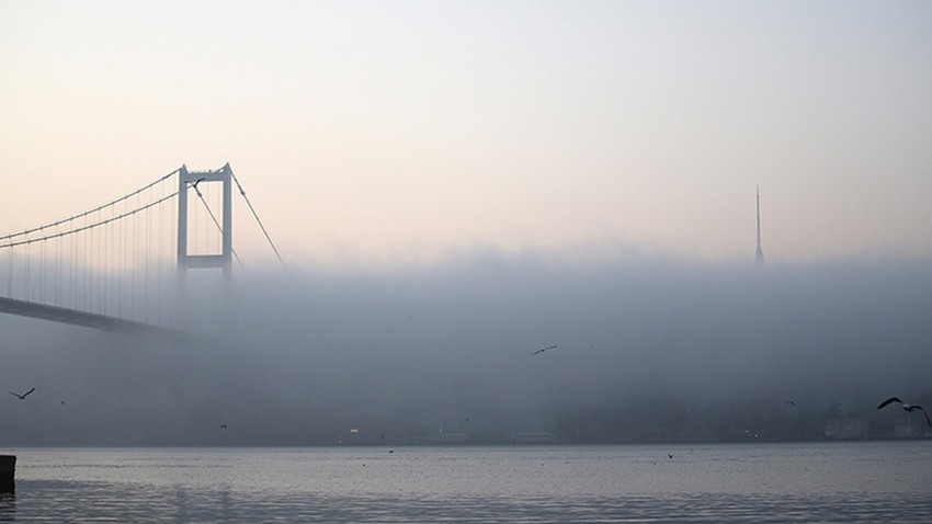 İstanbul Boğazı'nda gemi trafiği askıya alındı