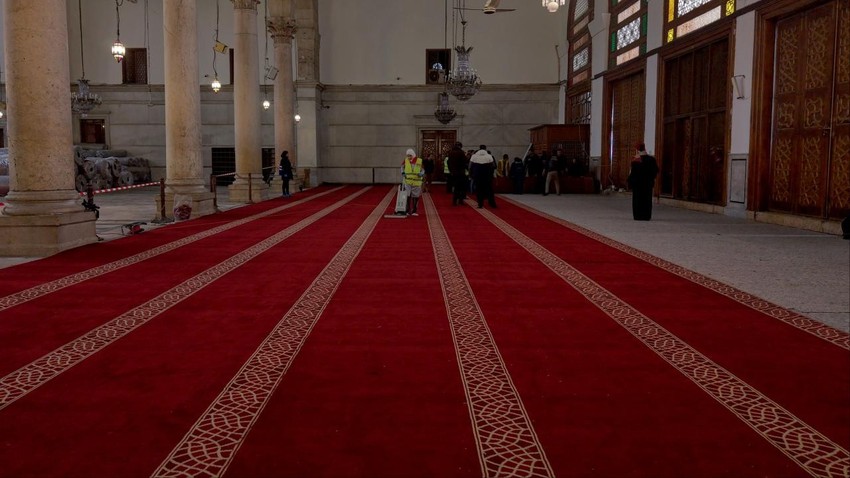 Emevi Camii'ne Gaziantep'te üretilen halılar serildi