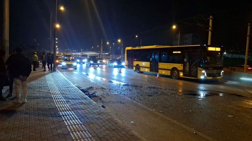 Bursa'da otomobil ve halk otobüsü çarpıştı: Çok sayıda yaralı var