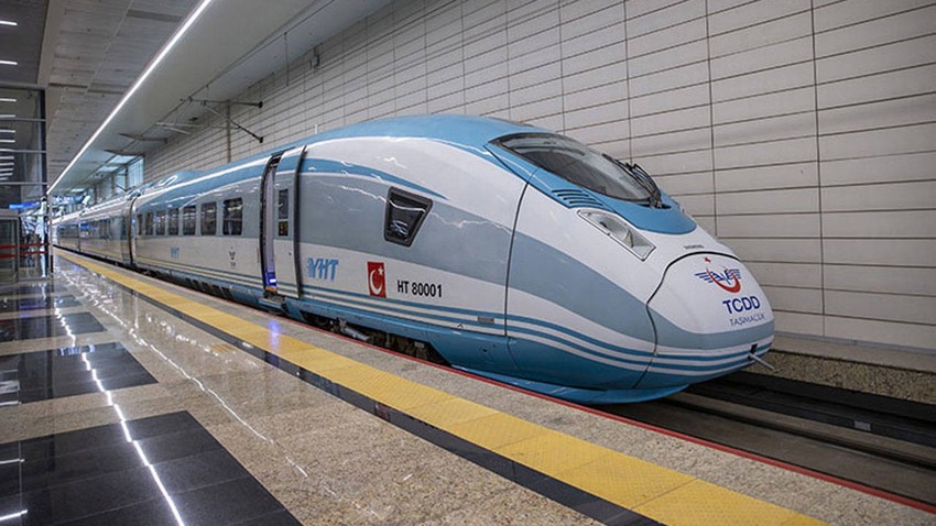 Bakan Uraloğlu duyurdu! Tren biletlerinde yeni evlenen çiftlere yüzde 50 indirim!