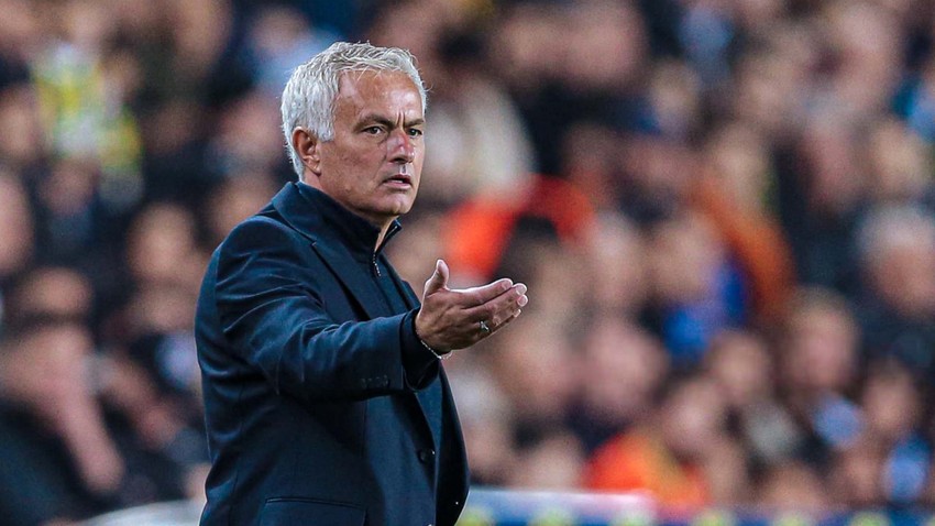 İngiliz gazeteciden Mourinho'ya görülmemiş destek! Yayına çıktığı Fenerbahçe tişörtü olay oldu