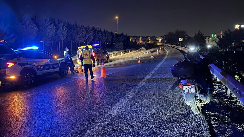 TEM Otoyolu'nda otomobil ve motosiklet çarpıştı! Can kaybı var