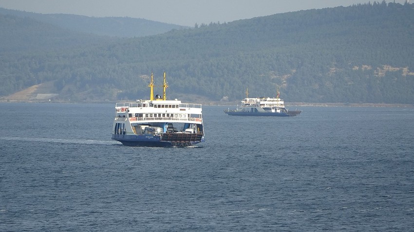 Bozcaada'ya bazı feribot seferleri olumsuz hava koşulları nedeniyle iptal edildi!