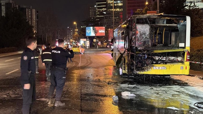 Şişli’de İETT otobüsü seyir halindeyken alev alev yandı!