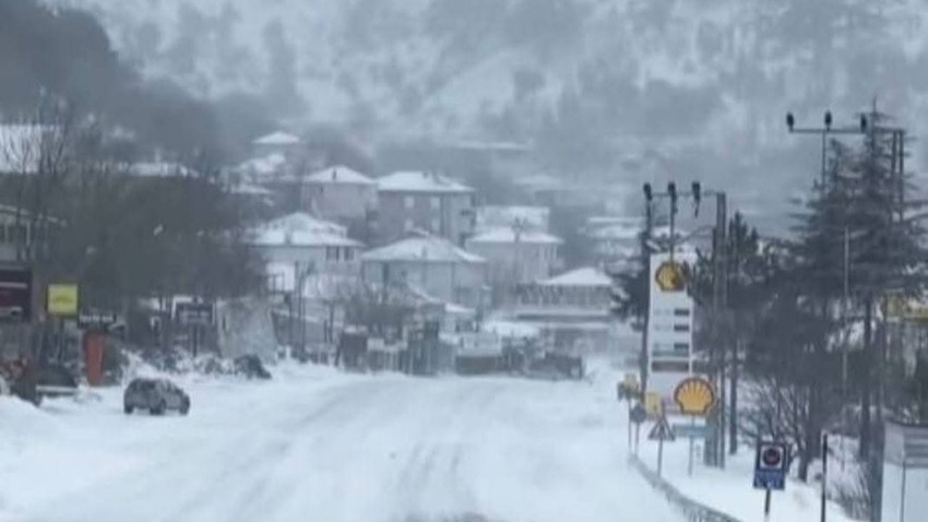 Meteorolojiden uyarı gelmişti, Mersin'de etkili oldu. İç Anadolu'yu Akdeniz Bölgesi'ne bağlayan geçit ulaşıma kapatıldı