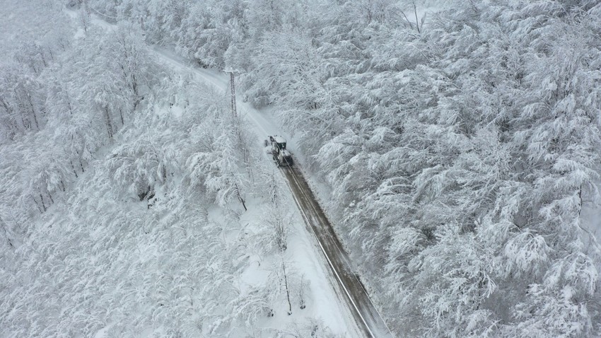 Ordu'nun yüksek kesimlerinde yoğun kar yağışı etkili oldu. Ekipler mücadele çalışmalarına yeniden başladı, bir günde 791 kilometre yolu ulaşıma açıldı